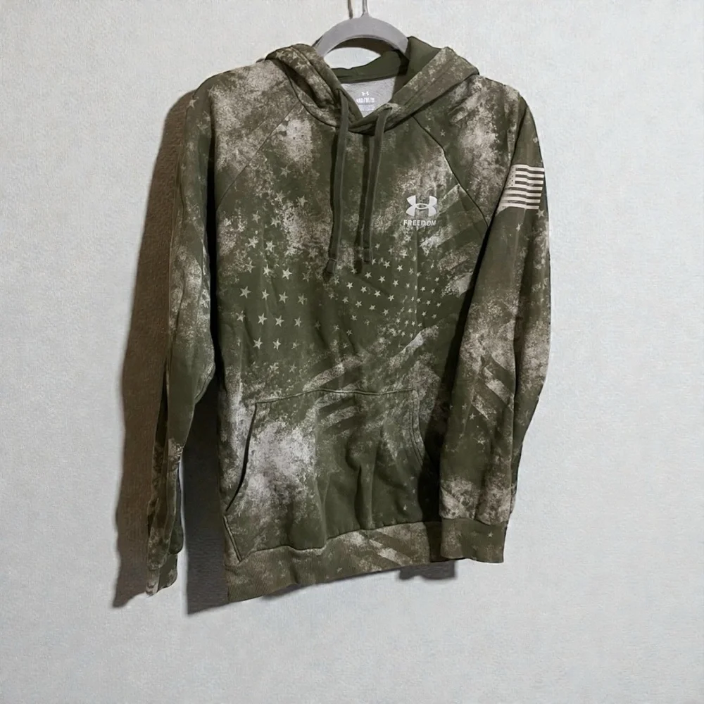 Under Armour Men's Freedom Amp Marine OD Green/Khaki Hoodie Medium Discontinued